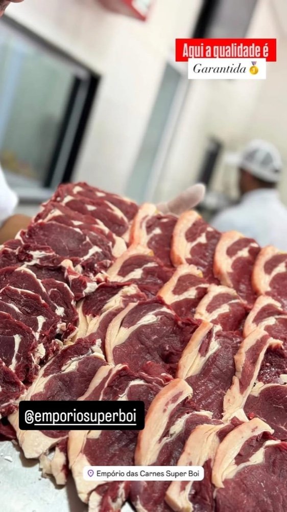 Preparação e finalização de carnes nobres sob o comando da Chef
